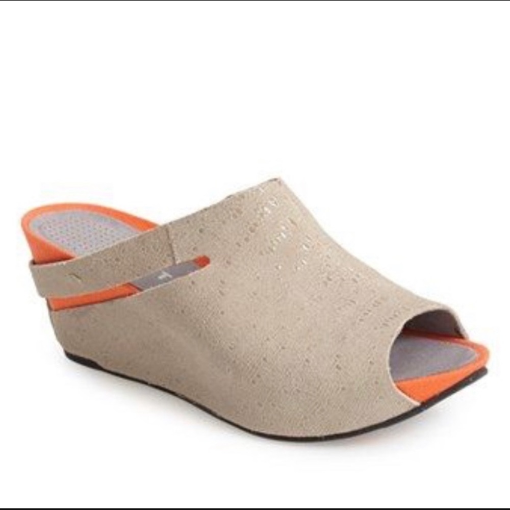 Tsubo Ovid wedge sandal